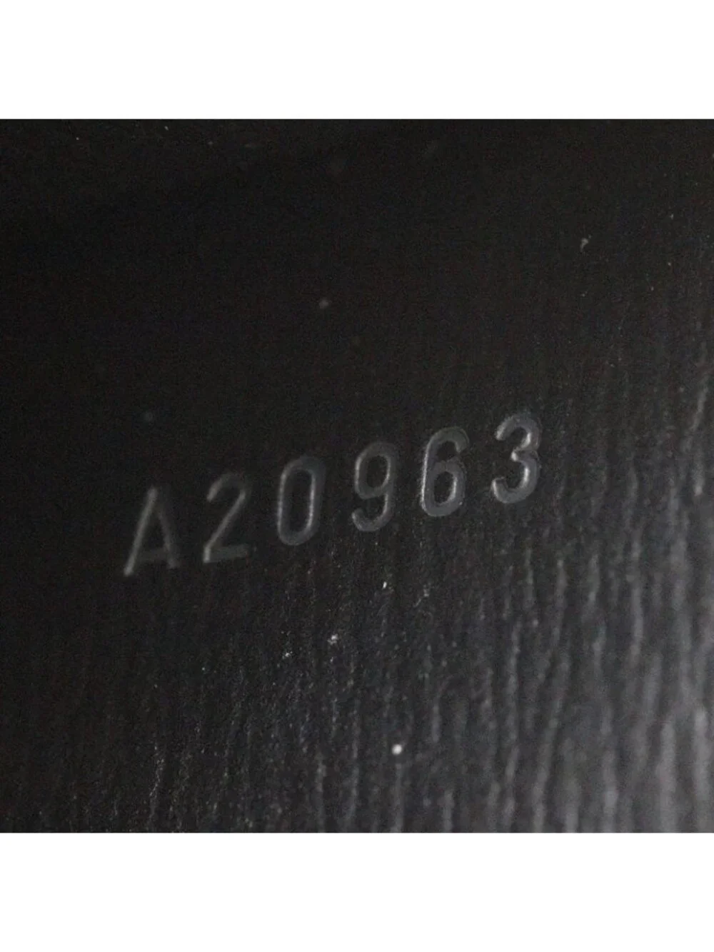 Louis Vuitton Pochette Arche 2-Way Clutch Epi Leather Noir Black - Picture 9 of 10